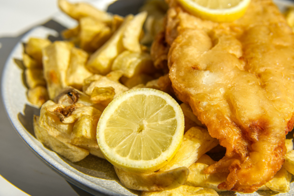 How To Make a Classic Fish And Chips From Scratch